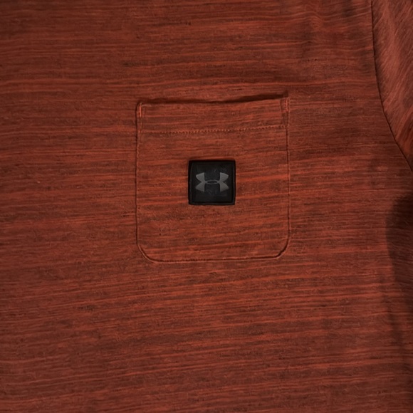Under Armour T- Shirt - Picture 2 of 3